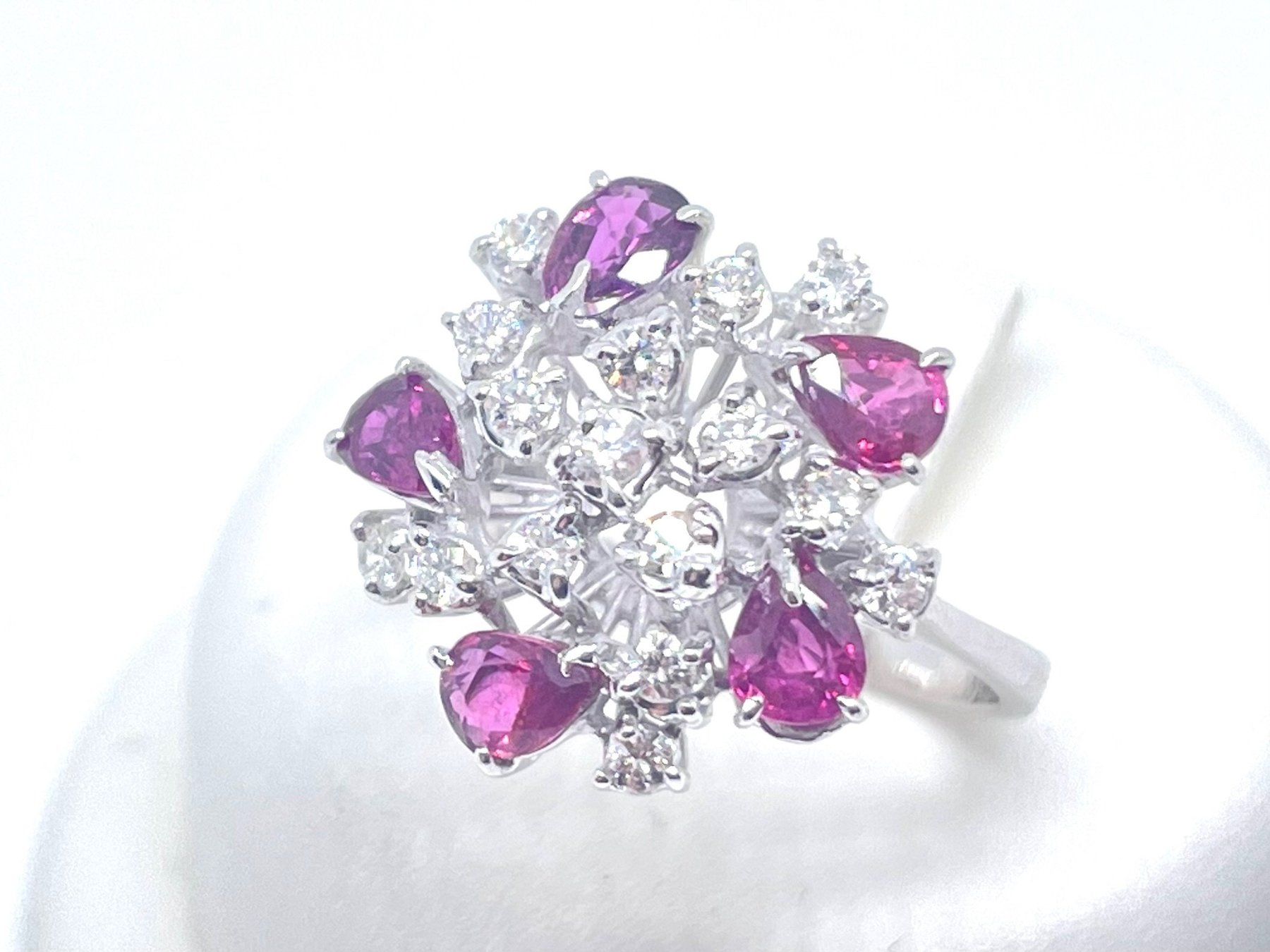 18 karatų baltojo aukso žiedas su 0,56 ct deimantais ir 1,00 ct natūraliais rubinais - Image 8