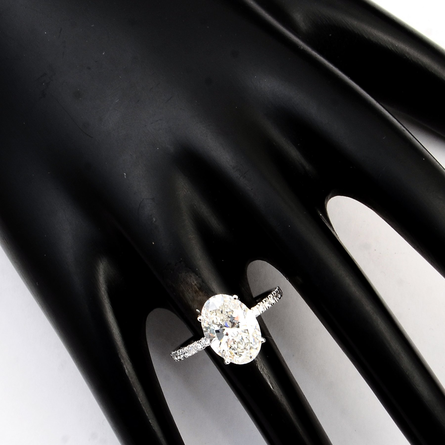 Prabangus 14 karatų baltojo aukso žiedas su 2.97 ct laboratoriniais deimantais - Image 3