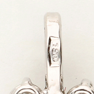 18 karatų baltojo aukso širdelės formos pakabukas su 0,54 ct deimantais — Deimora papuošalai