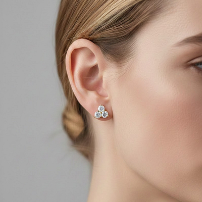 Prabangūs trikampiai 18 karatų aukso auskarai su 1.26 ct deimantais — Deimora papuošalai